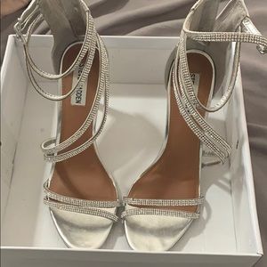 Steve Madden Silver Rhinestone 8.5